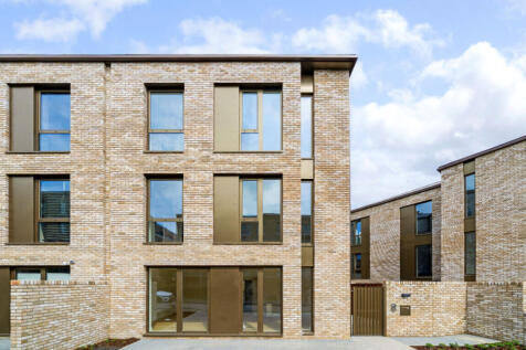 90882_16 Harewood Avenue (3).jpg