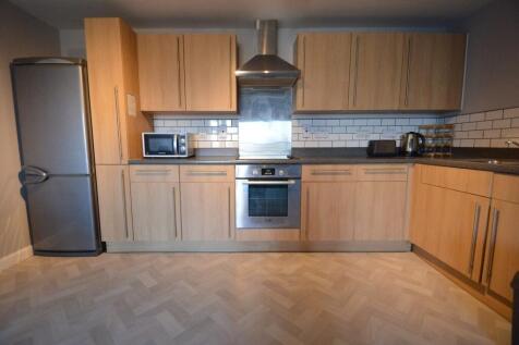2 Bedroom Flat in SL2 5FY