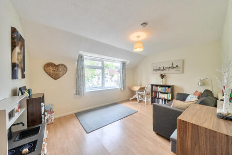 Sitting/Dining Room