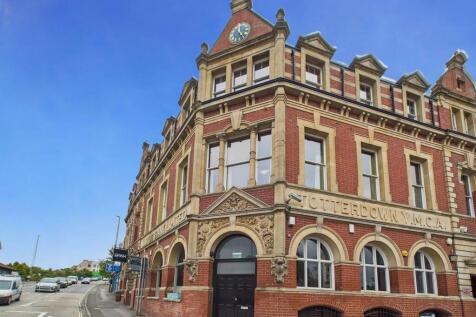 SUITABLE FOR SINGLE OCCUPANCY ONLY
Located just a short walk from Bristol Temple Meads and the vibrant city centre, this beautifully finished 1-bedroom furnished apartment offers stylish and convenien