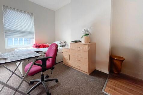 1 Bedroom House in RG1 1TT
