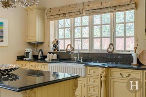 4 bed, 4 bath Detached in Birmingham - Photo 15