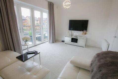 MARINA FACING LOUNGE