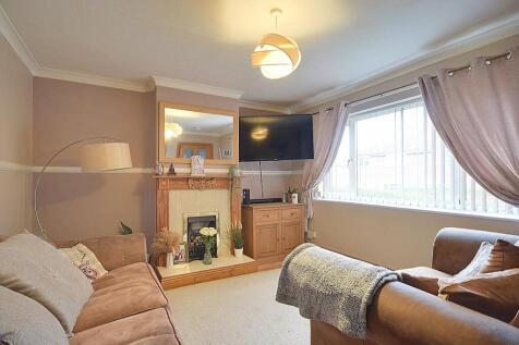 Malham Road EweMove Brighouse Olly (1)