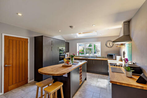 8594323-interior2...