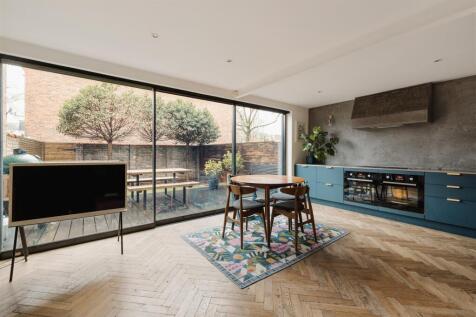 Victorian Grove, N16