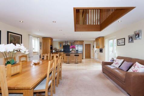OPEN PLAN LIVING DINING KITCHEN