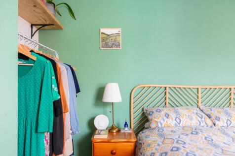 2W0SEN - Bedroom A.jpg