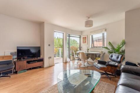 43 Orchard House-3.jpg