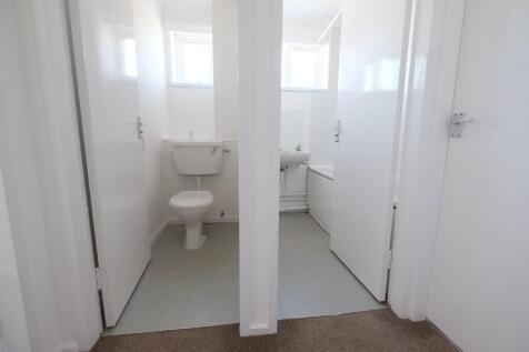 BATHROOM/W.C.