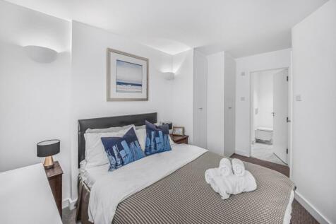2 bed, 2 bath Flat in london - Photo 4