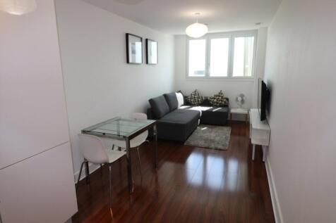 This well presented one double bedroom apartment is located on the sixteenth floor of the ever-popular Metropolitan House development. Offered on a furnished basis, with city centre views and a 24-hou