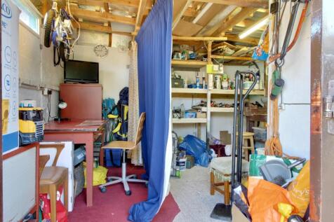 Garden Workshop Gus Critchlow EweMove Hinckley