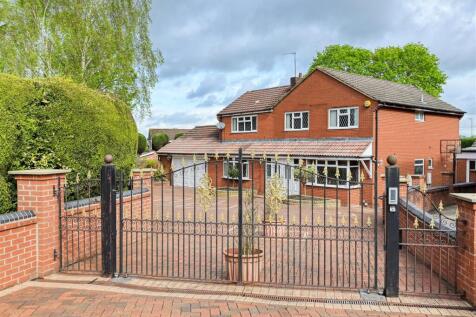 10 Tintagel Close-1.jpg