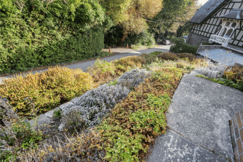 Hengoed Front Garden