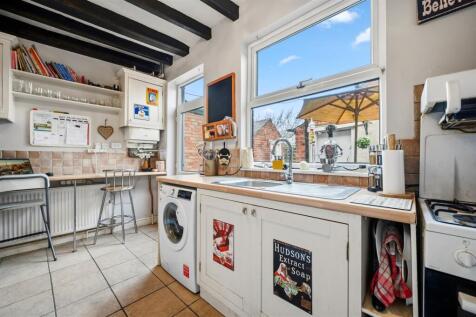 Kitchen - sink and breakfast bar.jpg