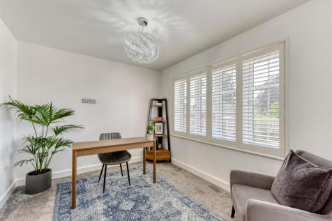 5a Ormes Lane-May25-sitting1.jpg