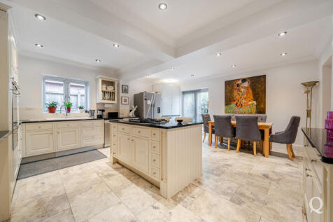 61c70661-d324-498...