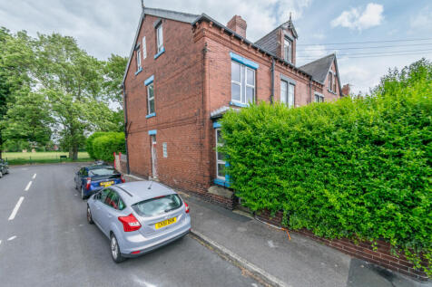 LETS GO PRESENT TO YOU THIS ONE BEDROOM FLAT IN THE HEART OF BEESTON. BRIEFLY COMPRISING OF LIVING/KITCHEN AREA, WITH MODERN KITCHEN, BATHROOM AND ONE SPACIOUS BEDROOM.THE FLAT IS LOCATED CLOSE TO LEE