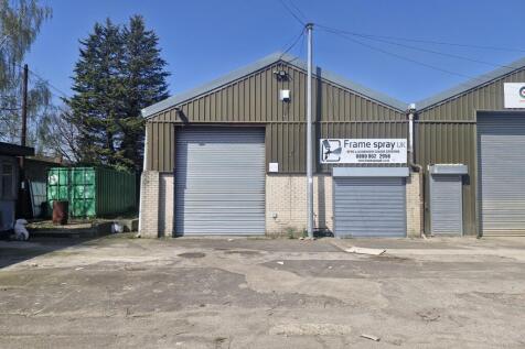 Warehouse to rent in doncaster