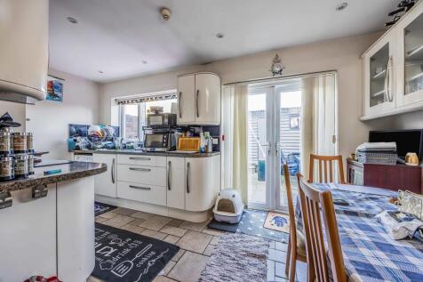 21 Norwich Avenue...