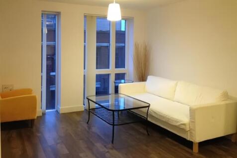 Let UK Home are excited to present a well-presented 2 bedroom, 2 bathroom apartment situated on the 2nd floor of the popular i-Land development in Birmingham city centre. The property features a brigh