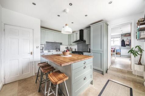 High Specification Fitted Kitchen