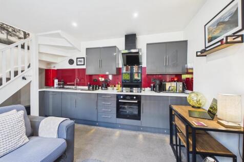 Open Plan Living Room/Kitchen
