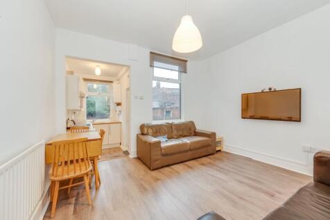 KITCHEN, DINER AND LOUNGE