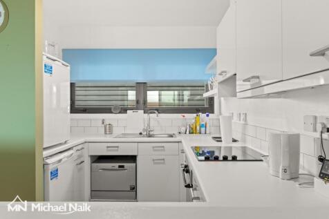 Raines Court, N16