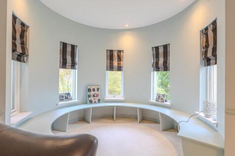 7 bed, 6 bath Detached Villa in Glasgow - Photo 9