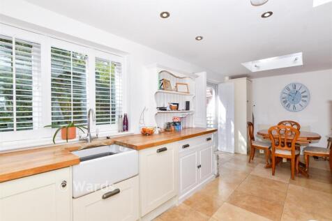 Kitchen/Dining Area