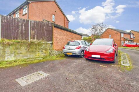 Driveway/Parking 1