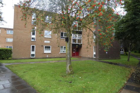 Double bedroom top floor apartment in purpose built development comprising Lounge with dual aspect, fitted kitchen, modern bathroom with shower, double bedroom with built in wardrobe, well maintained