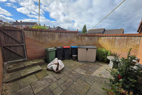 Side Walled Garden Area