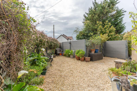 5 Pew Corner Externals