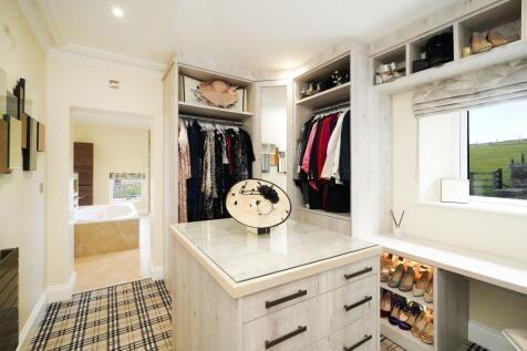 4 bed, 2 bath Detached in Sheffield - Photo 11
