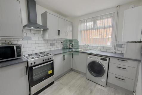 4 Bedroom Terraced in M14 4NF