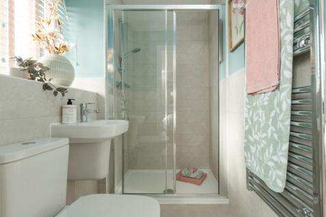 Full width shower cubicle