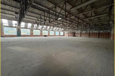 Light Industrial to rent in huddersfield