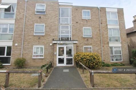 This is a very well presented 1 double bedroom first floor flat in a purpose built block. Comes with neutral carpets throughout. The flat benefits from fitted kitchen, gas central heating, double... *