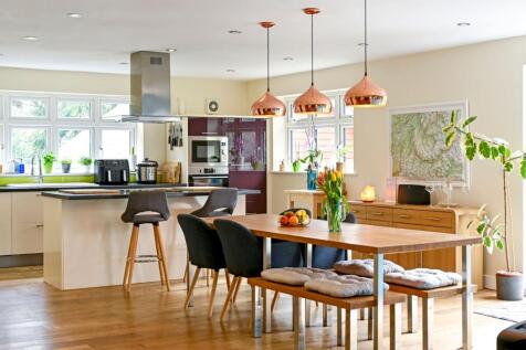 Kitchen / Breakfast / Dining