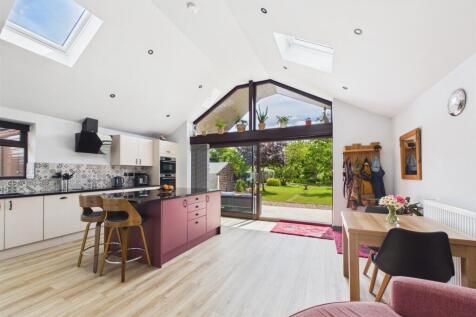 Kitchen/Dining Area