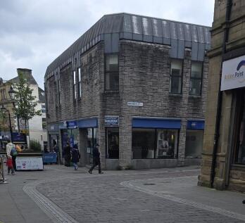 Retail Property (high street) to rent in keighley