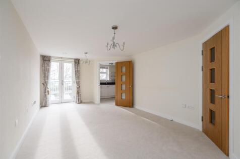 Apartment 22 Brueton Place_10.jpg