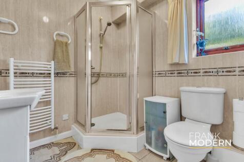 Bedroom Two En-Suite