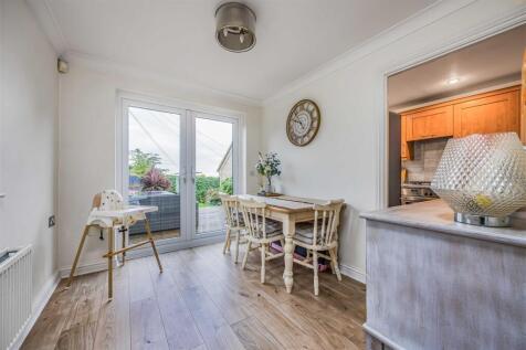 1 Caer Peris View, Portchester-Small-PorticoMarket