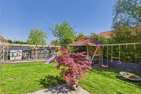 CAM01354G0-PR0493-STILL033