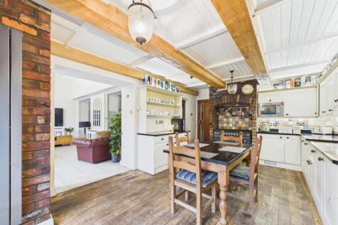 Kitchen 3.jpg