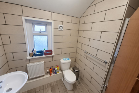 5 Bedroom House in CF24 4QH
